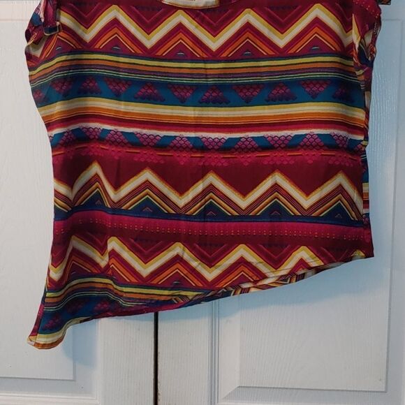 Ali & Kris aztec printed open shoulder blouse Sz M - Picture 2 of 5